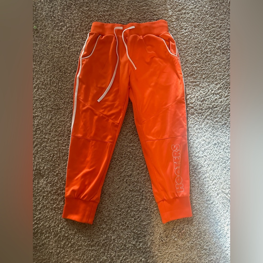 Hooters Joggers Fun!